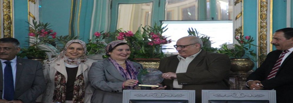 حصول مركز الدراسات العليا والبحوث والخدمات المتكاملة على المركز الأول على مستوى المراكز التابعة للكليات فى مسابقة أفضل كلية ومركز ووحدة ذات طابع خاص